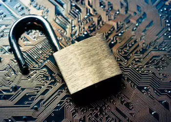 Базу данных части клиентов криптобиржи FTX слили в сеть