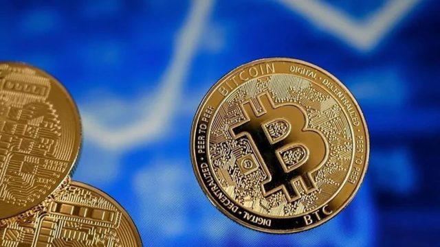 Биткоин превысил $67 000 на новостях о перемирии