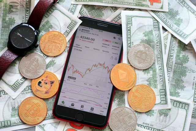 Ethereum показывает силу на фоне обвала биткоина и продажи Strategy Ethereum показывает силу на фоне обвала биткоина и продажи Strategy