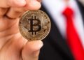 Институционалы избавились от 52 500 BTC через ETF