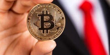 Институционалы избавились от 52 500 BTC через ETF